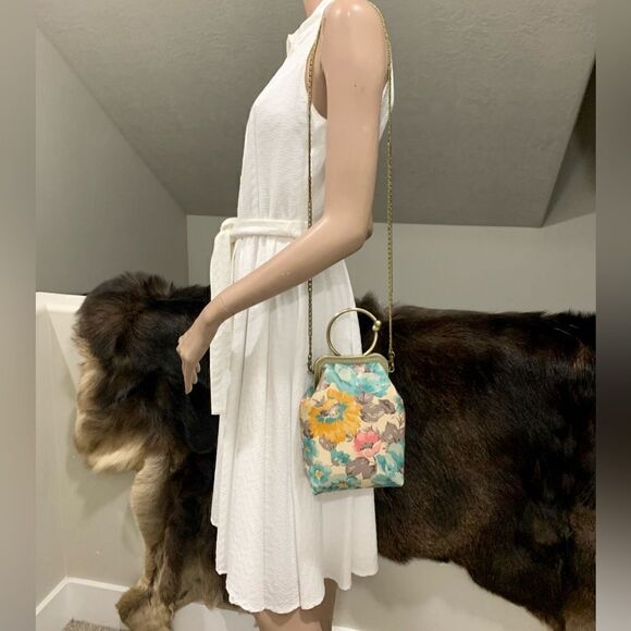 Handsewn Vintage Style Genuine Leather Floral Print Kiss lock Wristlet/Crossbody - Picture 4 of 15